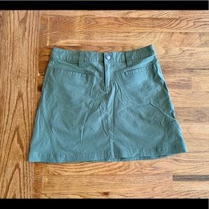 Athleta Green Skirt Shorts Underneath Hiking Outdoor size 2